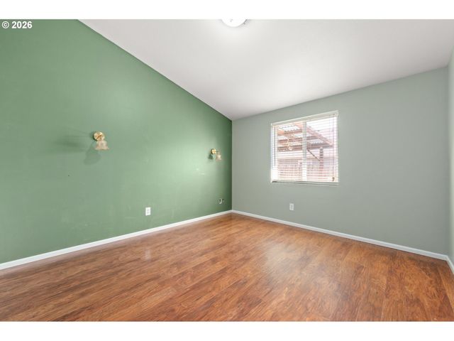 5340 GOLDEN EAGLE Dr, Eugene, OR 97402