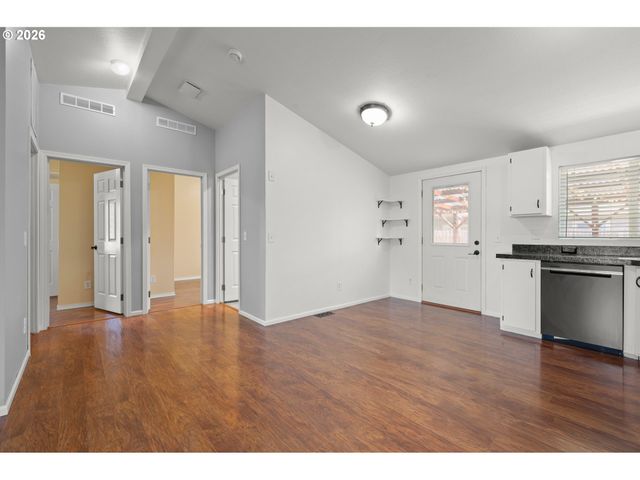 5340 GOLDEN EAGLE Dr, Eugene, OR 97402