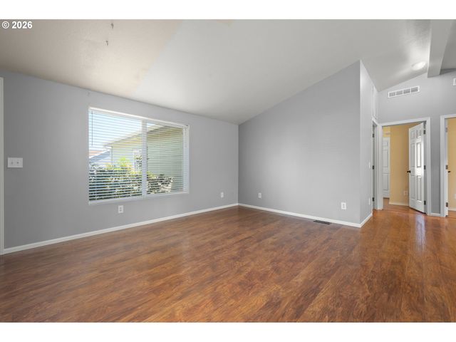 5340 GOLDEN EAGLE Dr, Eugene, OR 97402