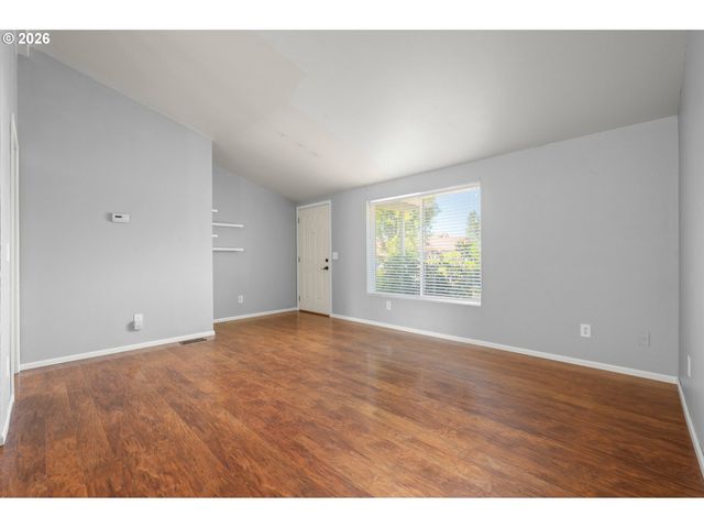 5340 GOLDEN EAGLE Dr, Eugene, OR 97402