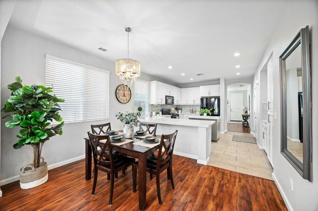 2261 Maverick Ct, Modesto, CA 95355