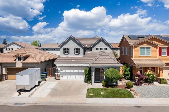 2261 Maverick Ct, Modesto, CA 95355