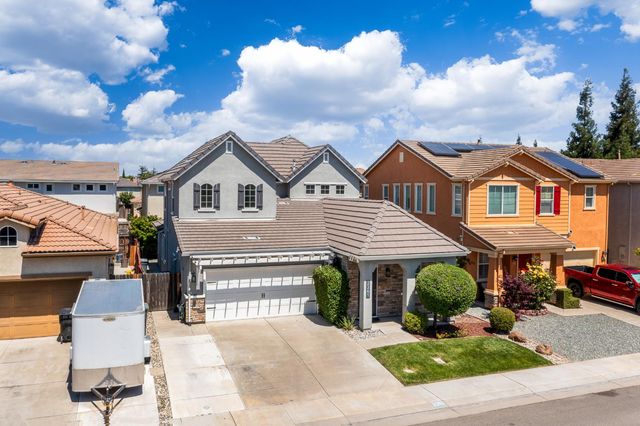 2261 Maverick Ct, Modesto, CA 95355