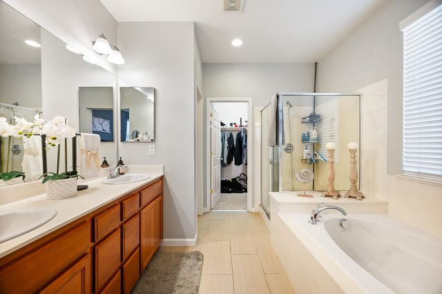 2261 Maverick Ct, Modesto, CA 95355