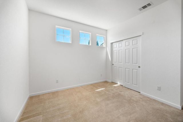 2261 Maverick Ct, Modesto, CA 95355