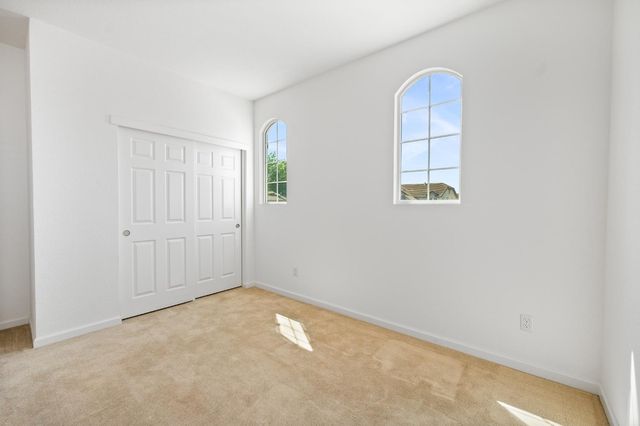 2261 Maverick Ct, Modesto, CA 95355