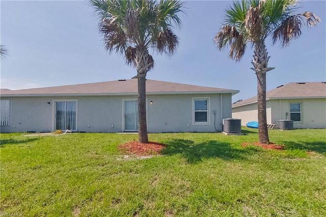 18310 Gibraltar LN, Lehigh Acres, FL 33936