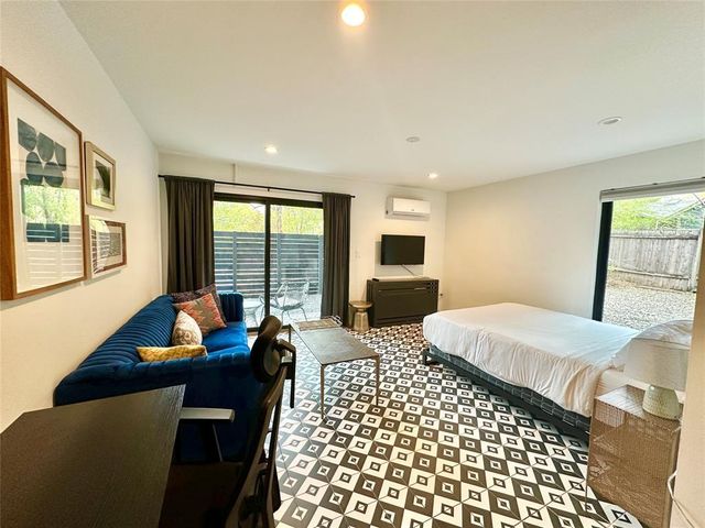 201 Academy DR 104, Austin, TX 78704