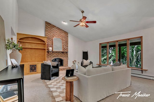 421 Sorrento Drive Se, Gaines Twp, MI 49315