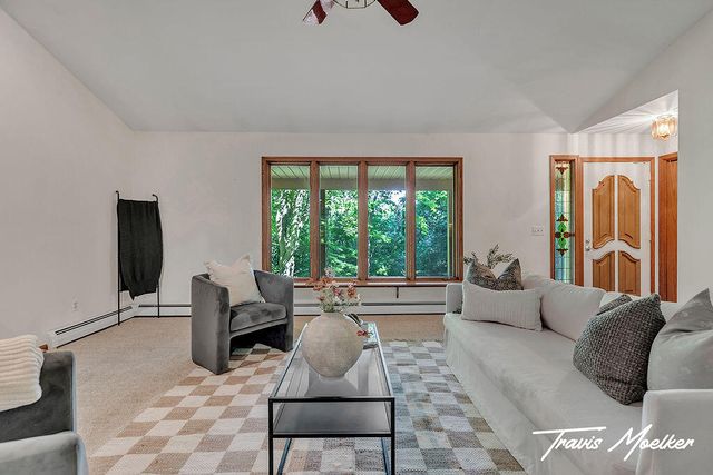 421 Sorrento Drive Se, Gaines Twp, MI 49315