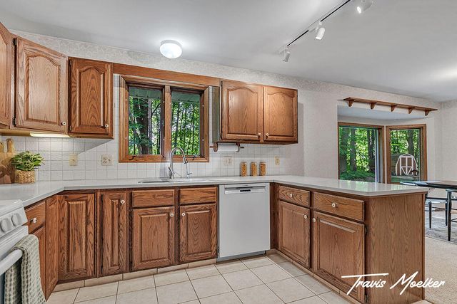 421 Sorrento Drive Se, Gaines Twp, MI 49315