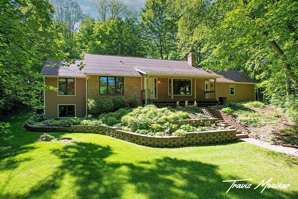 421 Sorrento Drive Se, Gaines Twp, MI 49315