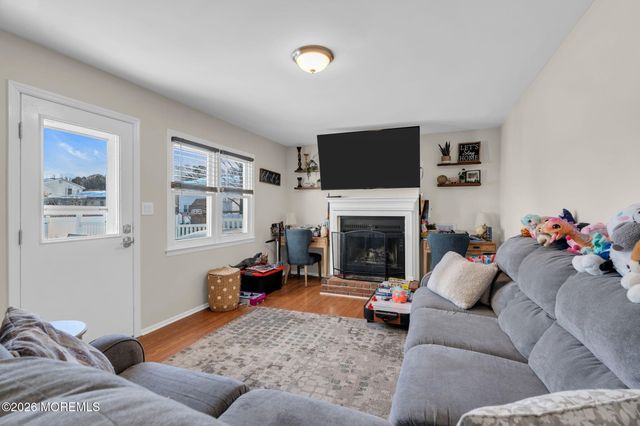 18 Charles Drive, Tinton Falls, NJ 07753