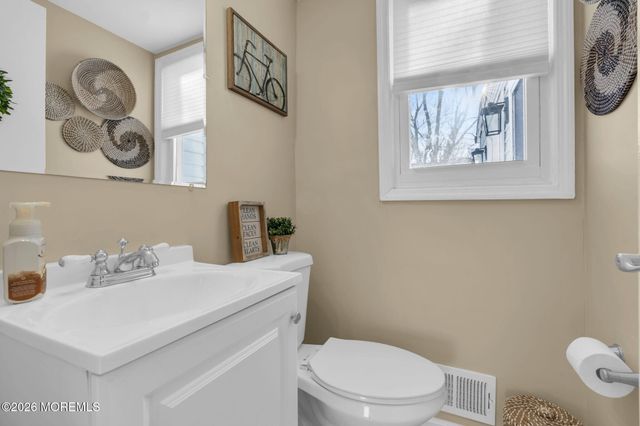 18 Charles Drive, Tinton Falls, NJ 07753