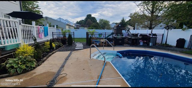 18 Charles Drive, Tinton Falls, NJ 07753