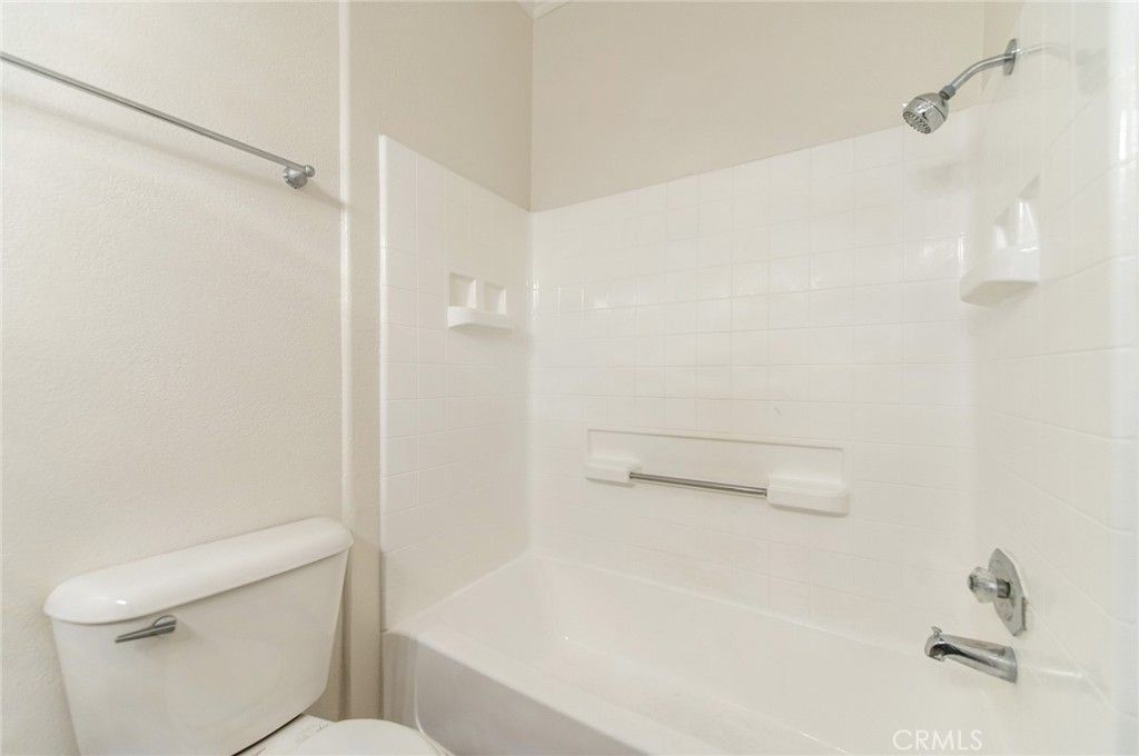 Image 13 of property listing at 300 N El Molino #312, Pasadena, CA 91101