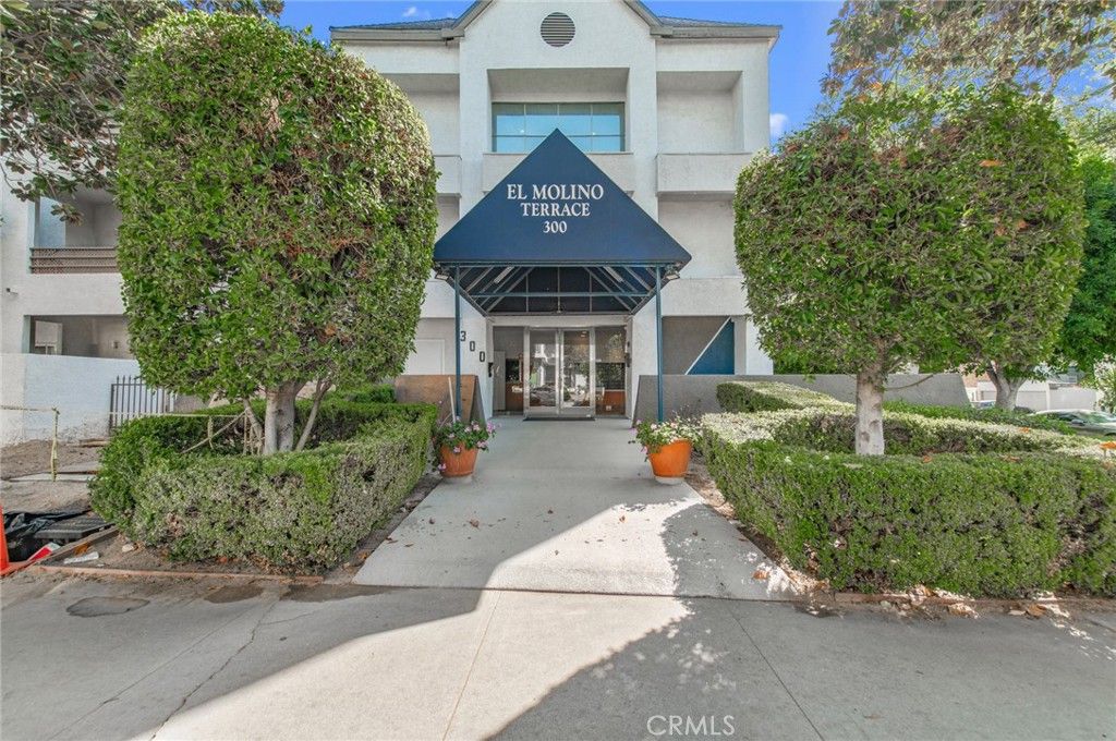 Image 20 of property listing at 300 N El Molino #312, Pasadena, CA 91101
