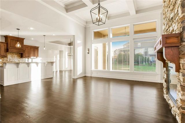 9509 W 164th Street, Overland Park, KS 66085