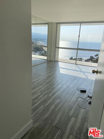 201 Ocean 1101B, Santa Monica, CA 90402