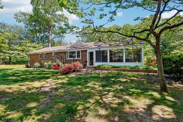 881 Bordentown Ave, Sayreville Boro, NJ 08879