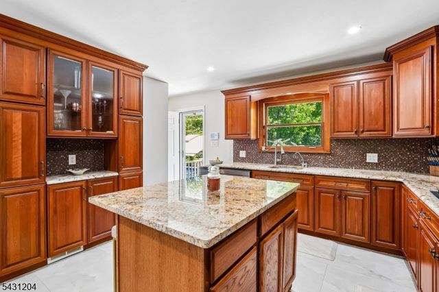 881 Bordentown Ave, Sayreville Boro, NJ 08879