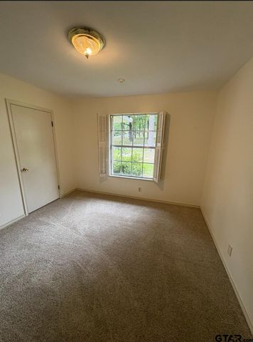 3223 De Charles, Tyler, TX 75701