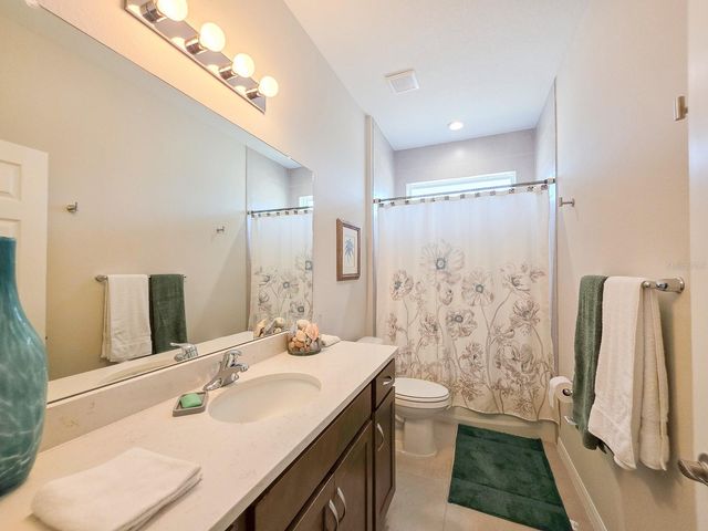 8 LAKELAND WAY, Palm Coast, FL 32137