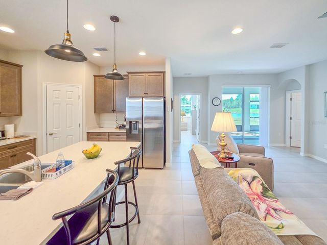 8 LAKELAND WAY, Palm Coast, FL 32137