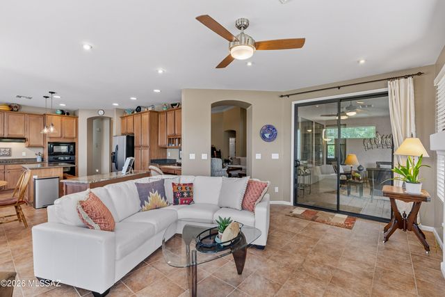 850 N Hale Drive, Green Valley, AZ 85614