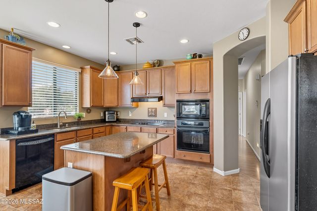 850 N Hale Drive, Green Valley, AZ 85614