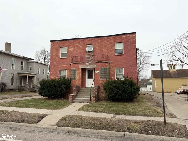 712 S Grand Traverse Street, Flint, MI 48502