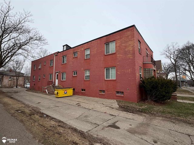 712 S Grand Traverse Street, Flint, MI 48502