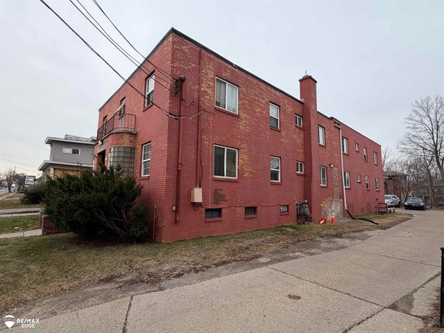 712 S Grand Traverse Street, Flint, MI 48502