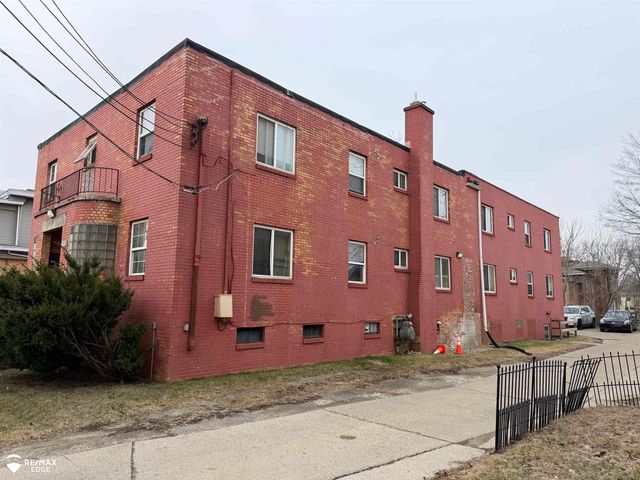 712 S Grand Traverse Street, Flint, MI 48502