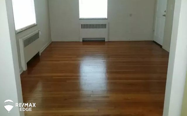 712 S Grand Traverse Street, Flint, MI 48502