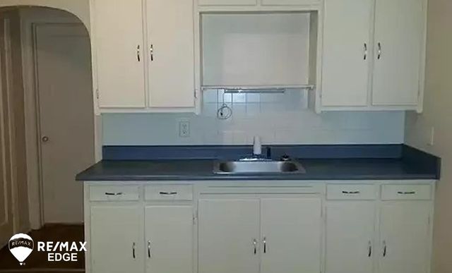 712 S Grand Traverse Street, Flint, MI 48502