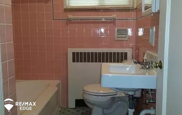 712 S Grand Traverse Street, Flint, MI 48502