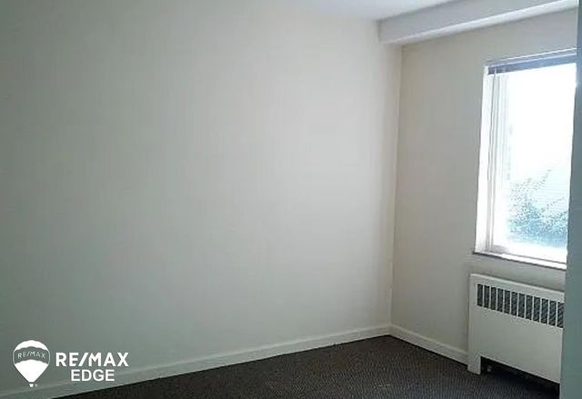 712 S Grand Traverse Street, Flint, MI 48502