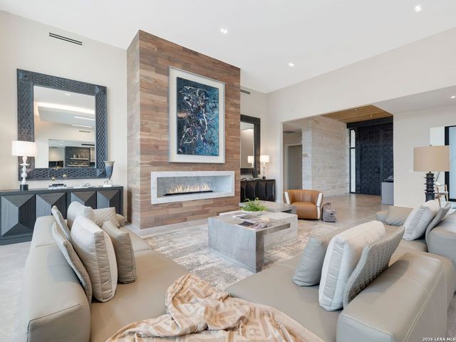 24108 Tres Arroyos, San Antonio, TX 78255