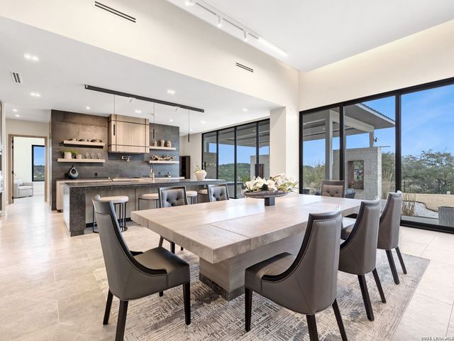 24108 Tres Arroyos, San Antonio, TX 78255