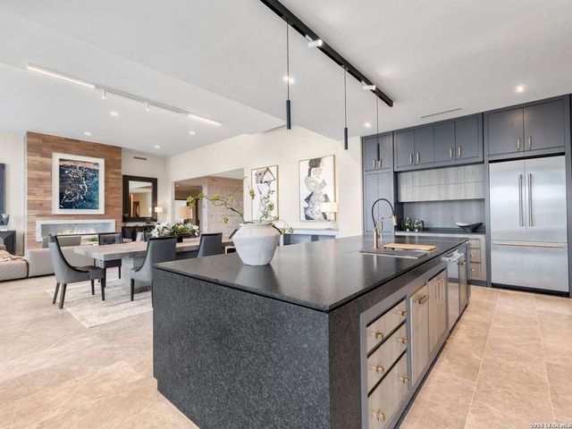 24108 Tres Arroyos, San Antonio, TX 78255