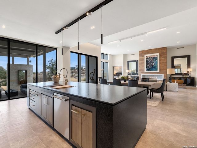 24108 Tres Arroyos, San Antonio, TX 78255