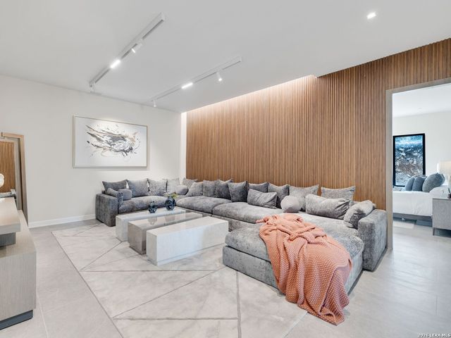 24108 Tres Arroyos, San Antonio, TX 78255