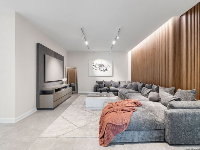 24108 Tres Arroyos, San Antonio, TX 78255