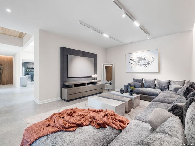 24108 Tres Arroyos, San Antonio, TX 78255