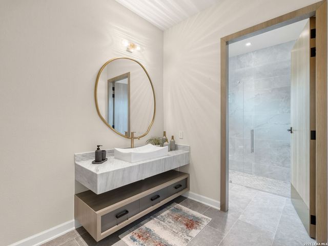 24108 Tres Arroyos, San Antonio, TX 78255