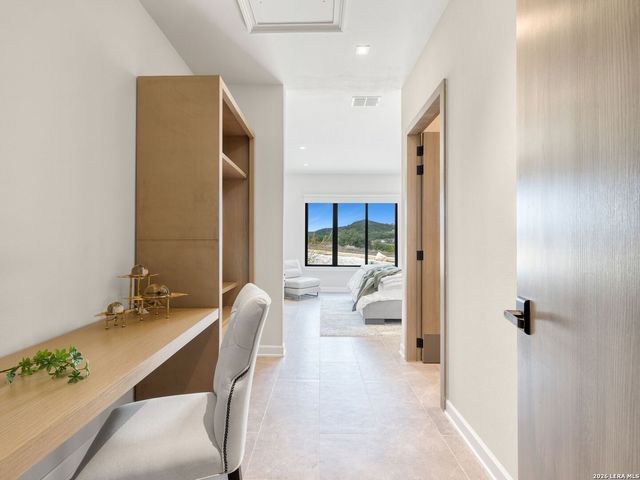 24108 Tres Arroyos, San Antonio, TX 78255