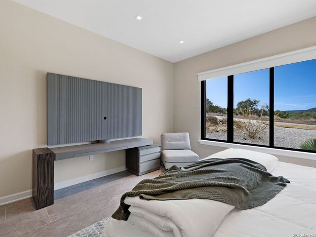 24108 Tres Arroyos, San Antonio, TX 78255