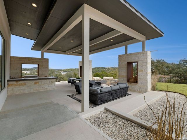 24108 Tres Arroyos, San Antonio, TX 78255