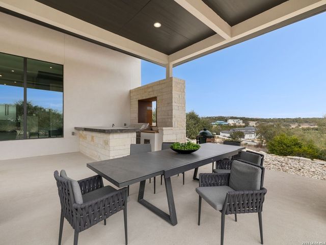 24108 Tres Arroyos, San Antonio, TX 78255